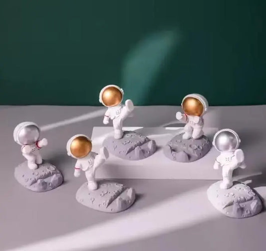 Nordic Style Astronauts Mobile Phone Stand Holder Trandingstor.shop